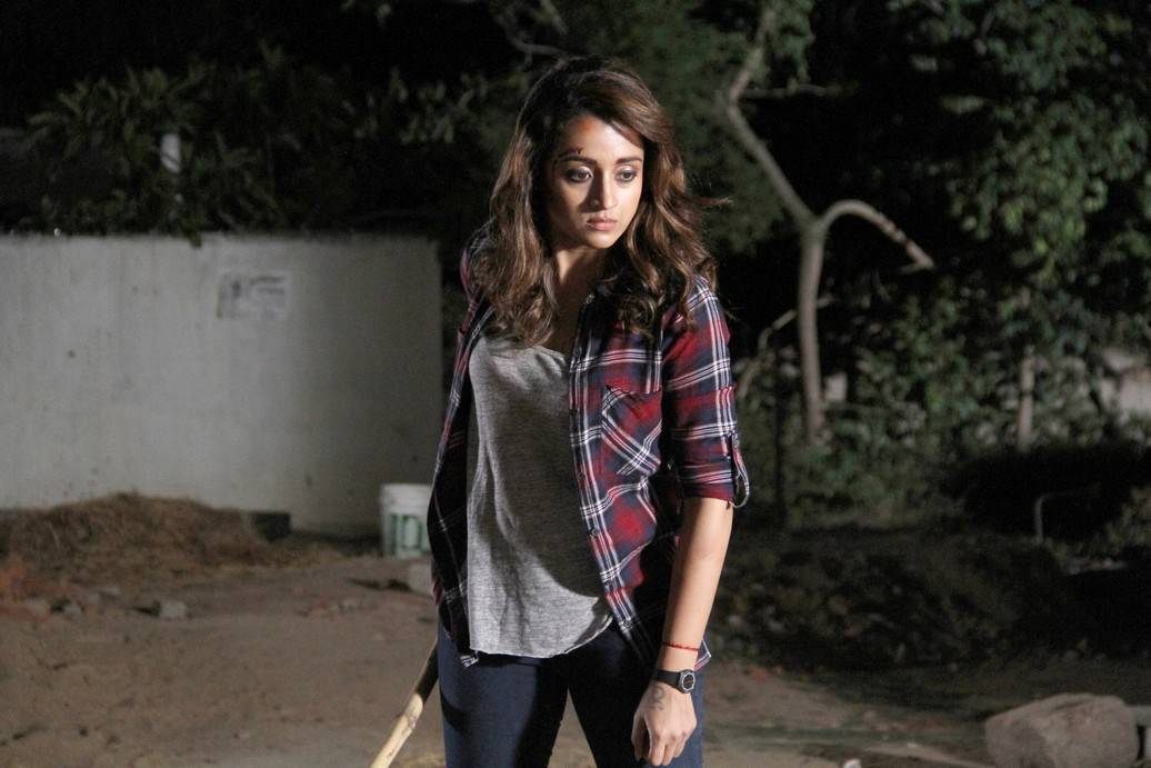 New Stills Of Trisha From Garjanai