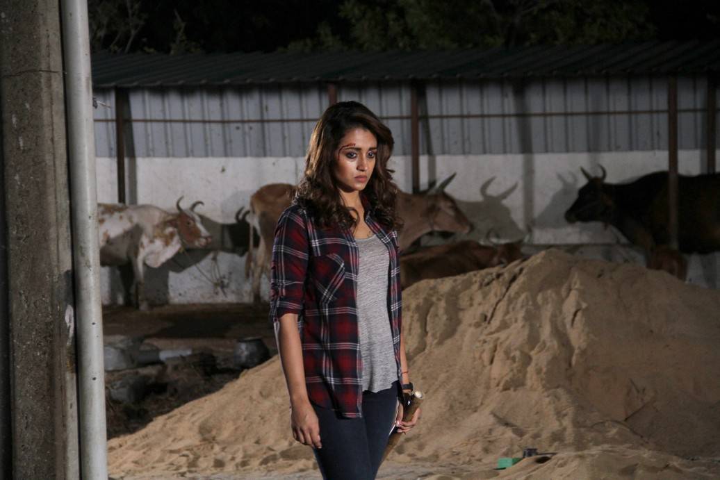 New Stills Of Trisha From Garjanai