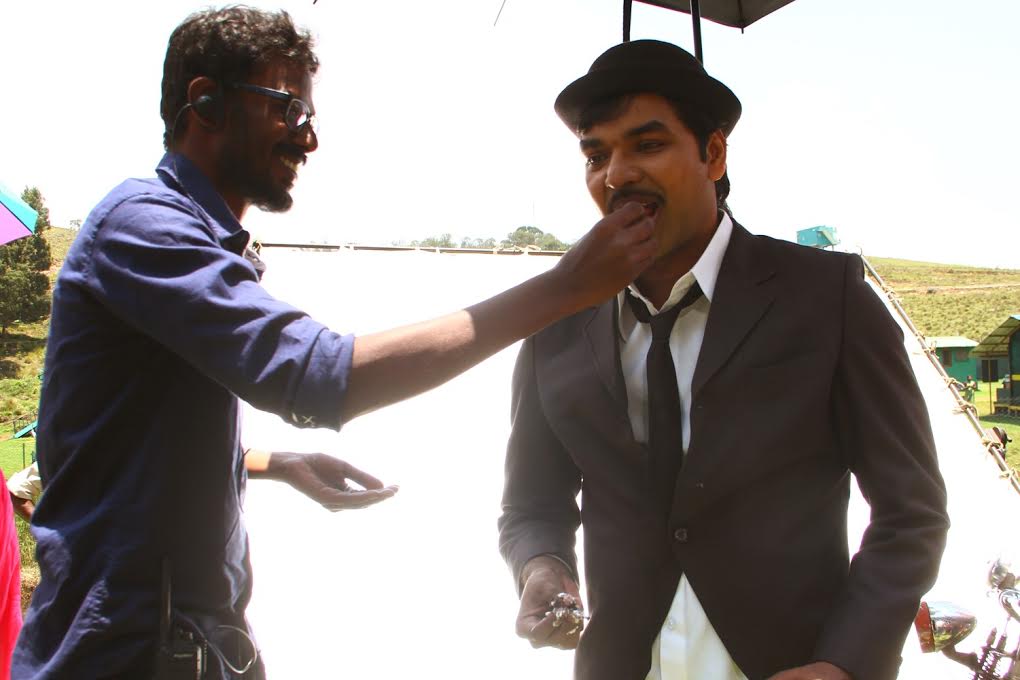Actor Jai's birthday celebration in ‘Balloon’ shooting sets