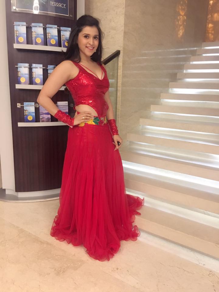 Mannara Chopra stills at TSR TV9 National Film Awards