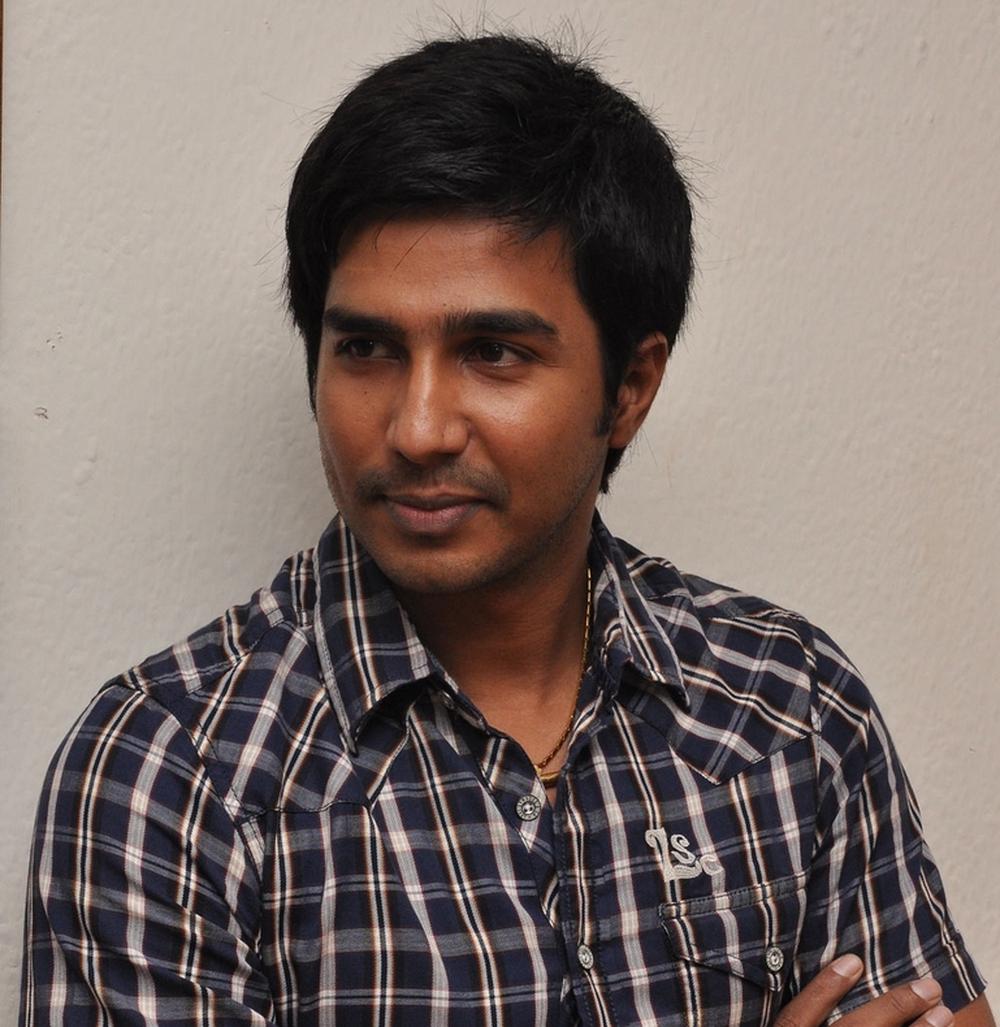 Vishnu Vishal – Regina Cassandra’s film gets a title; Oviya roped in for a crucial role