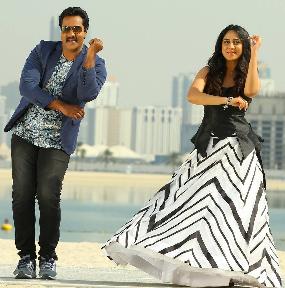 stills of Sunil and Miya George from Ungarala Rambabu