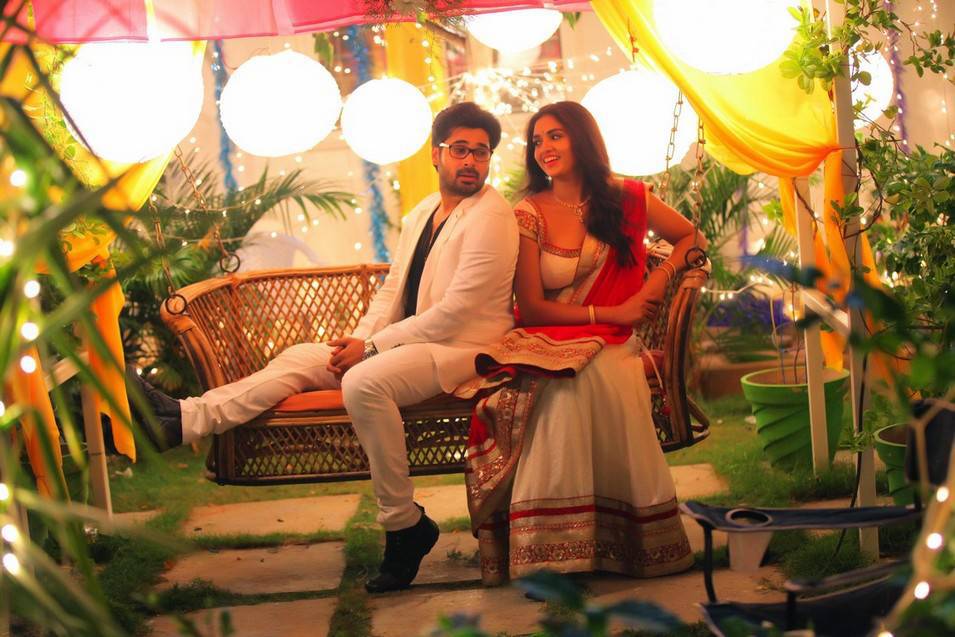 Sunaina, Chethan Cheenu Stills From Pelliki Mundu Prema Katha