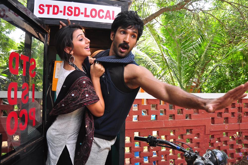 Yagavarayinum Naa Kaakka Tamil Movie Stills | Aadhi, Nikki Galrani