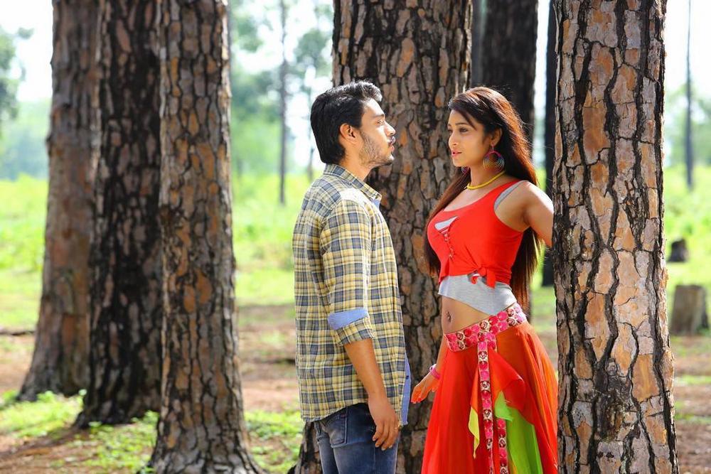 Ram Karthik and Bhanu Tripatri Stills From Iddari Madhya 18