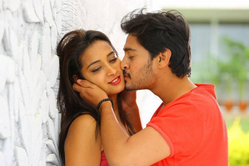 Ram Karthik and Bhanu Tripatri Stills From Iddari Madhya 18