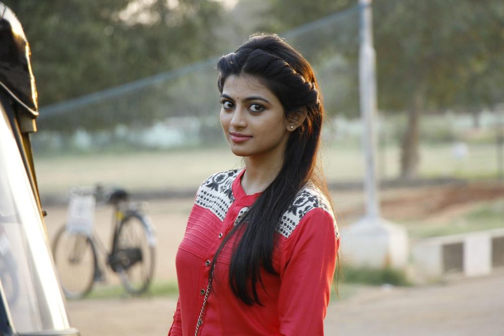 Actress Anandhi Stills From En Aaloda Seruppa Kaanom
