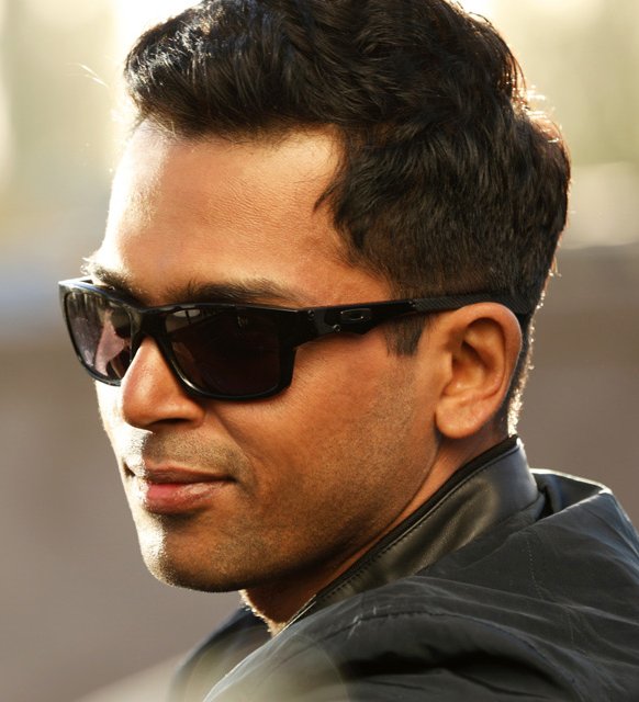 Karthi has crooned for a song in Jyothika’s ‘Magalir Mattum’