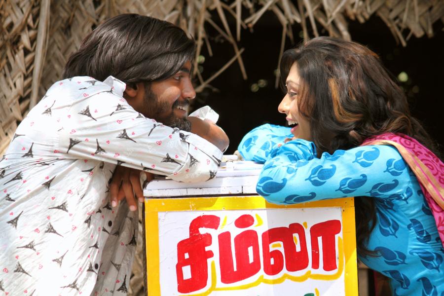 Pratheek, Akshatha Stills From Theru Naaigal Movie