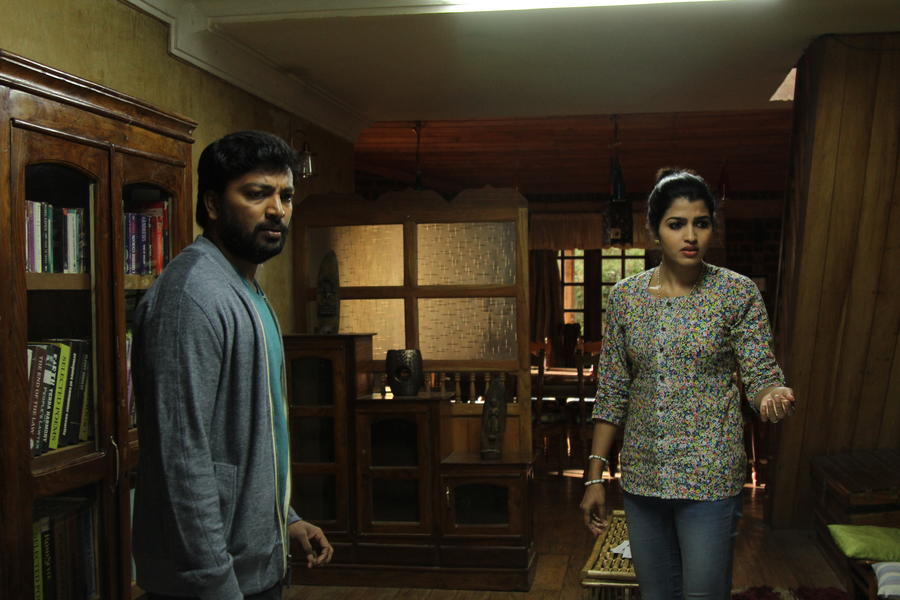 Kalaiyarasan and Dhansika Stills From Uru Movie