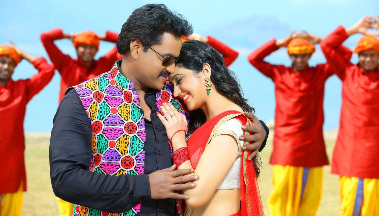 Sunil and Miya George Stills From Ungarala Rambabu