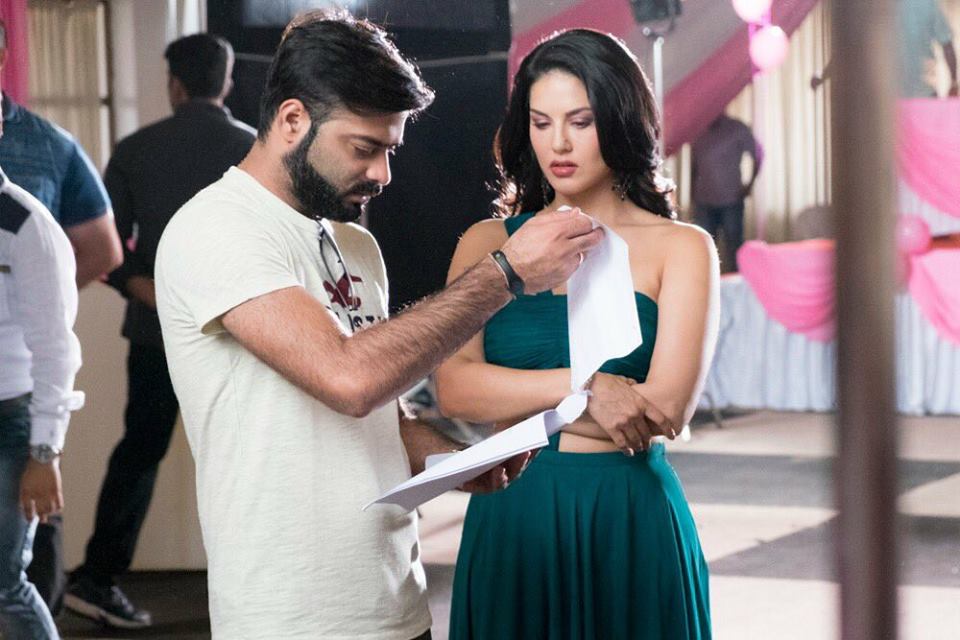 Sunny Leone On The Sets Of Tera Intezaar