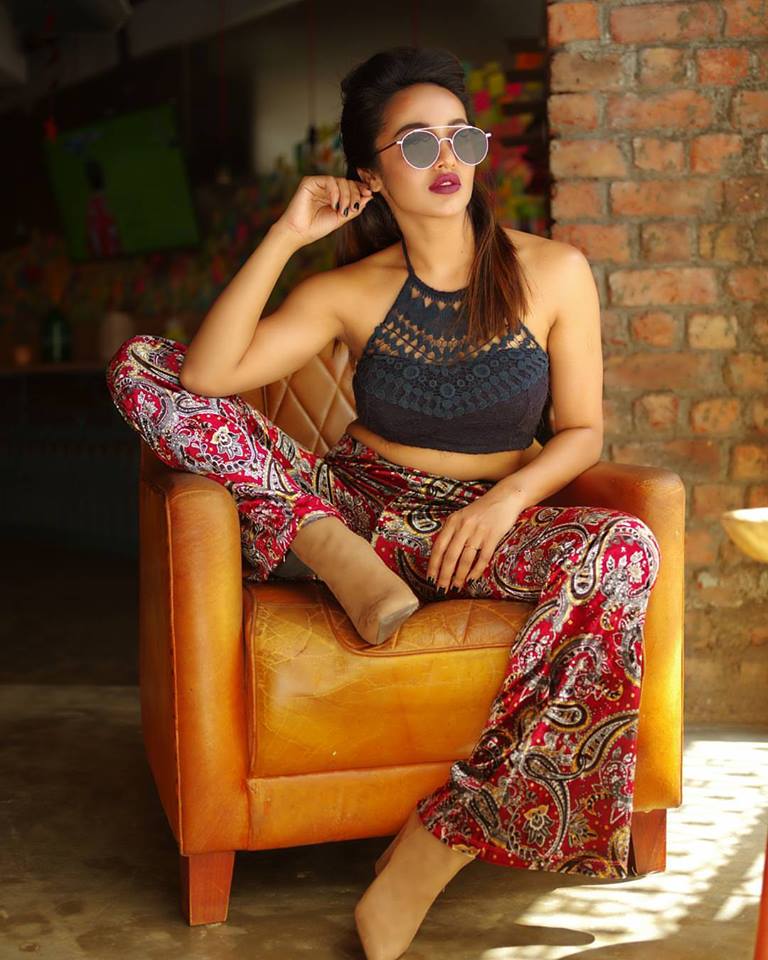 Tejaswi Madivada sizzles in latest photoshoot