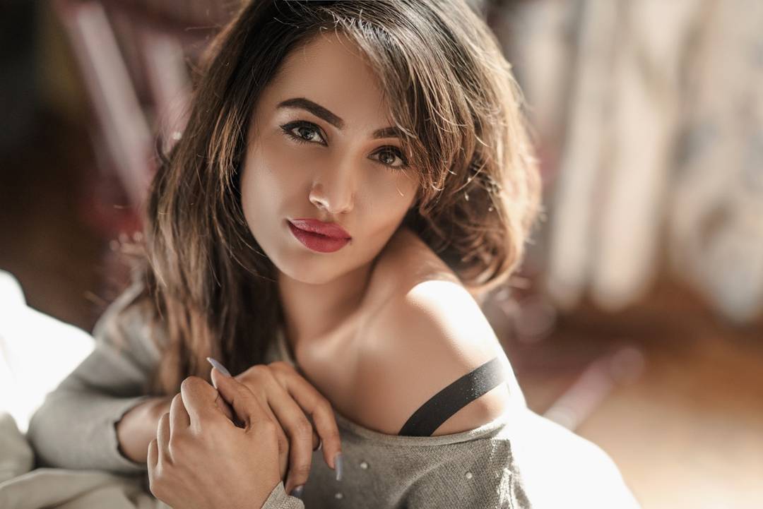 Tejaswi Madivada sizzles in latest photoshoot