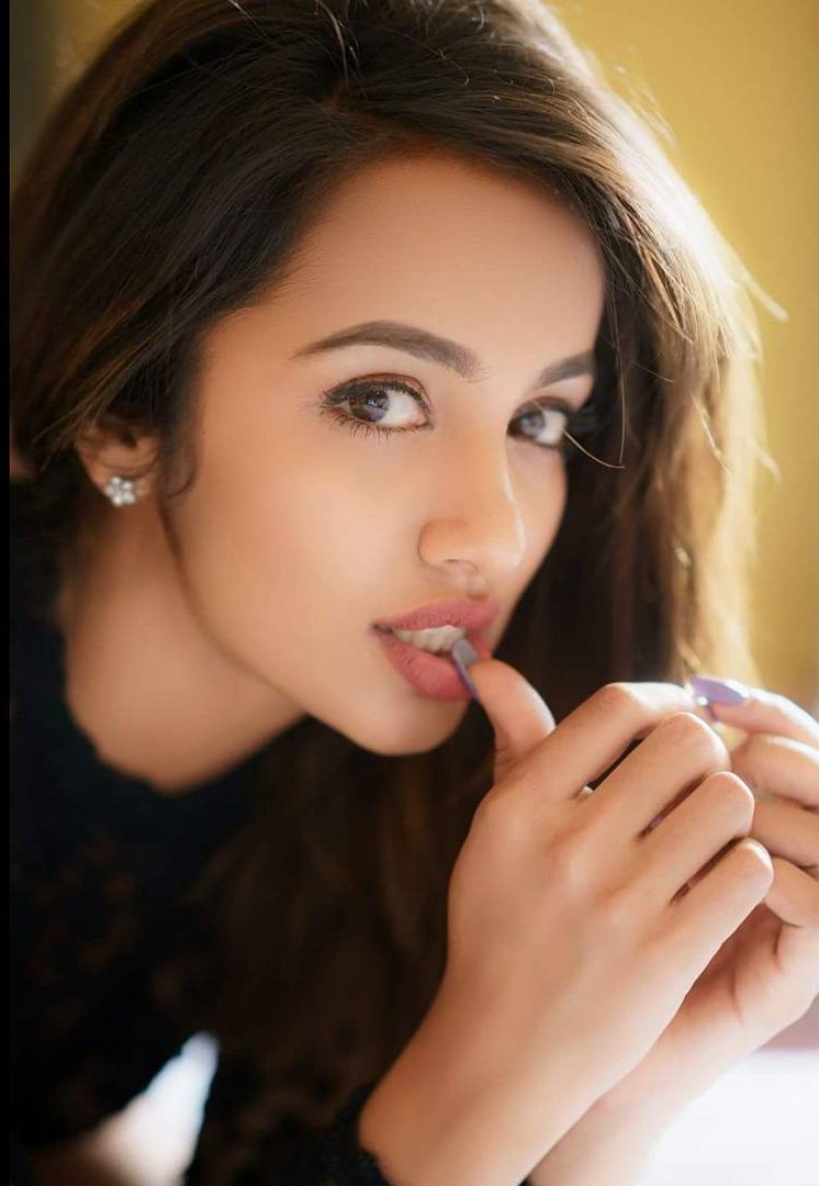 Tejaswi Madivada sizzles in latest photoshoot
