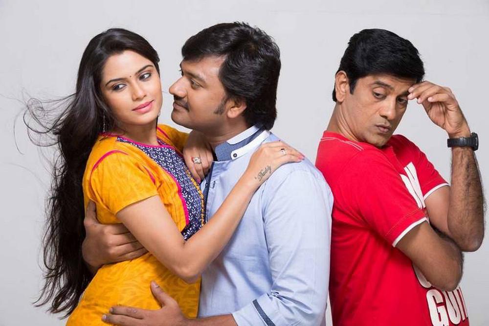 Sangeetha Bhatt, Lollu Sabha Jeeva Stills From Aarambamey Attakasam Movie