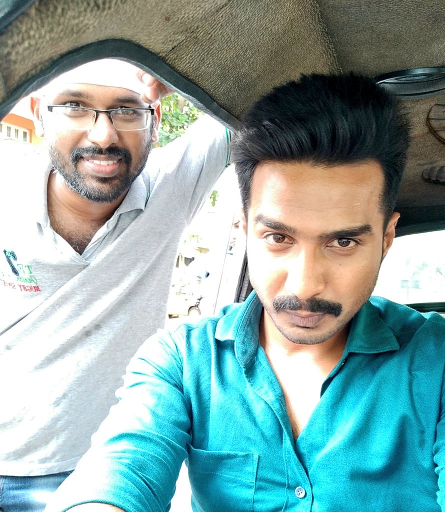Vishnu Vishal and Director Ramkumar on the sets of Minmini
