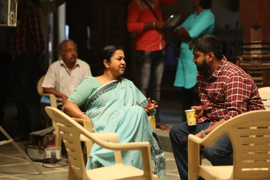 Sangili Bungili Kadhava Thorae Movie Stills