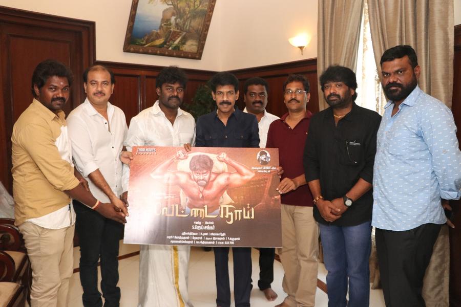 RK Suresh's Vettai Naai first look released by director Bala