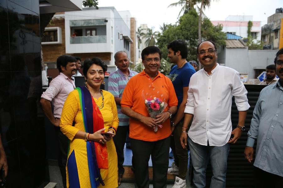 Y. Gee. Mahendra at Inayathalam Premiere Show