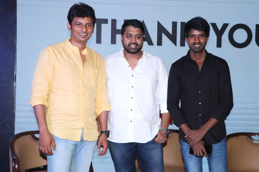 Sangili Bungili Kadhava Thorae Success Meet Stills