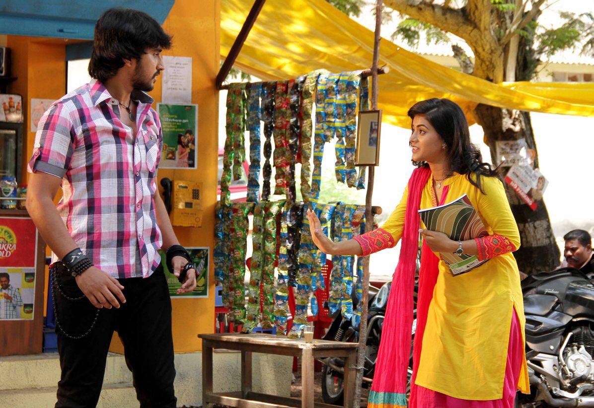 Yamini Bhaskar stills from the sets of Munnodi Movie