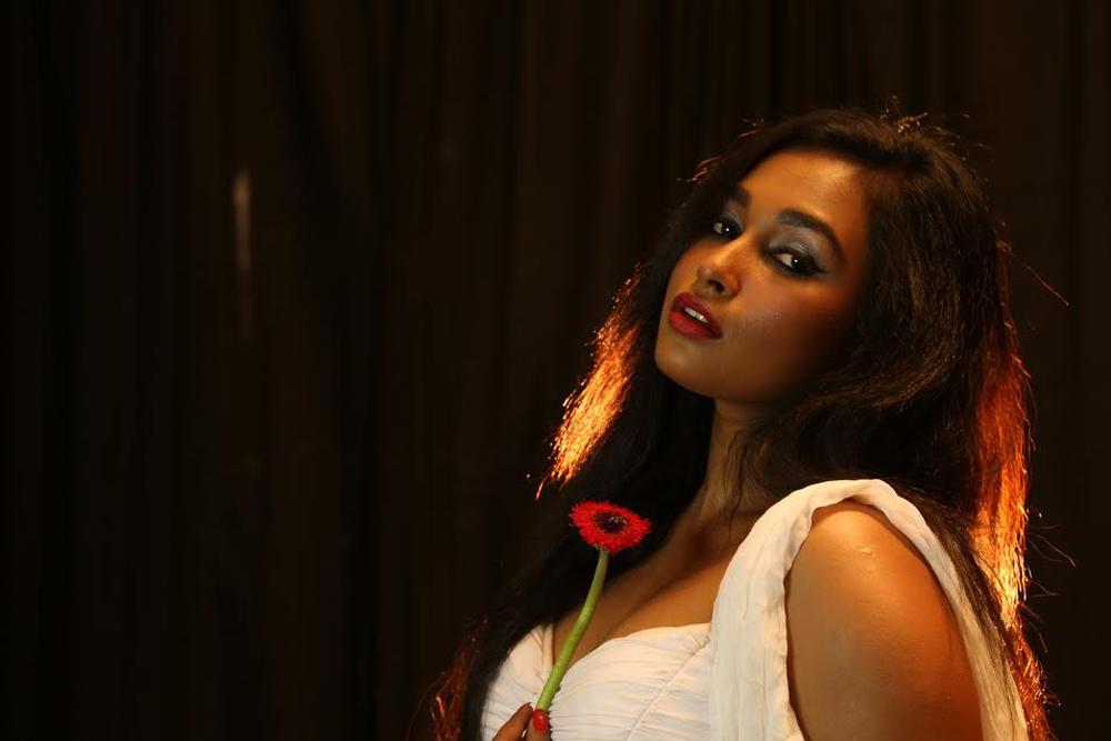 Actress Pon Swathi Stills From Oru Iyakkunarin Kadhal Dairy