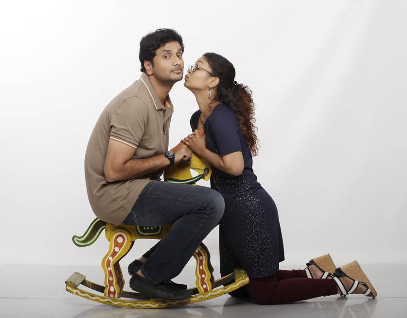 Ami Thumi Telugu Movie Stills | Srinivas Avasarala, Aditi Myakal