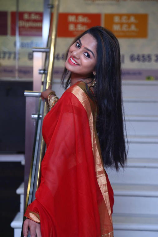Actress Delna Davis At Kurangu Bommai Movie Audio Launch