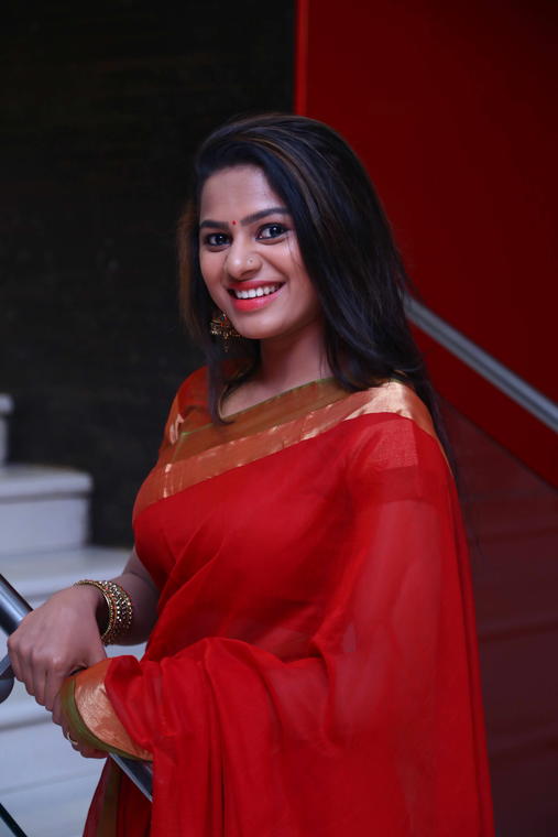 Actress Delna Davis At Kurangu Bommai Movie Audio Launch