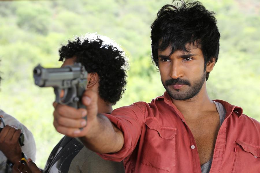 Maragatha Naanayam Movie Stills