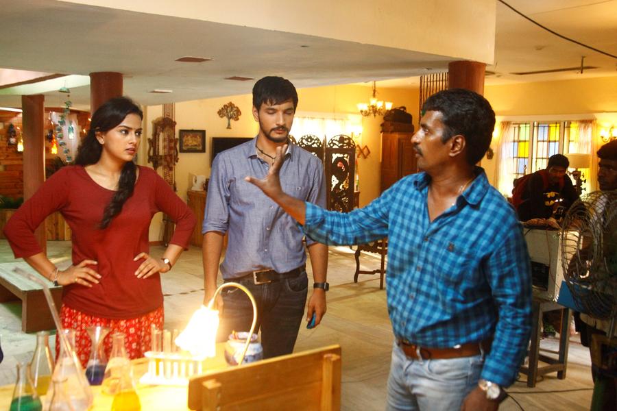 Ivan Thanthiran working stills