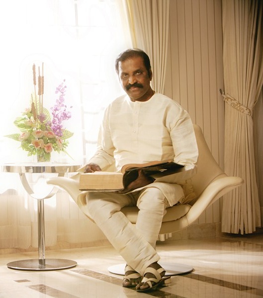 Vairamuthu turns 63