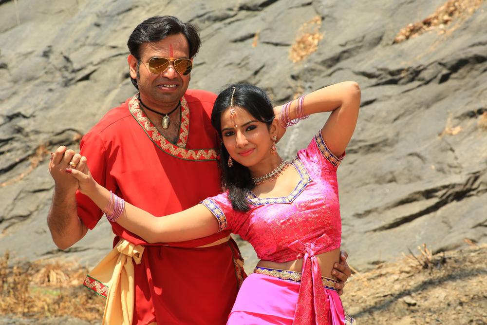 Maanga Tamil Movie Stills starring Premgi Amaran & Advaitha