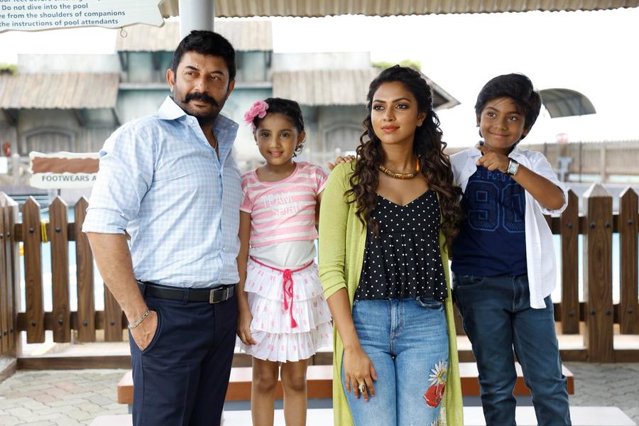 Bhaskar Oru Rascal latest stills
