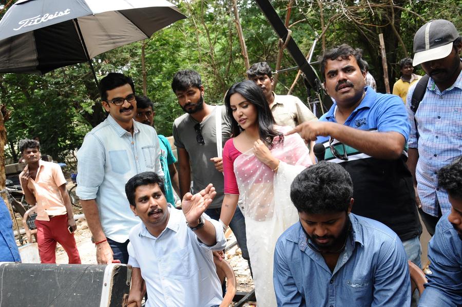 Kootathil Oruthan Tamil movie stills