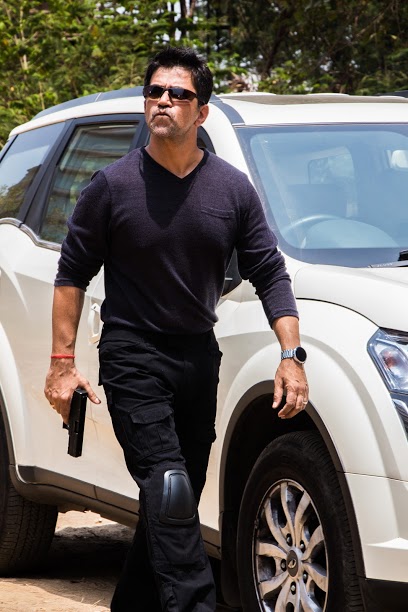 Action King Arjun is stylish cop in ‘Nibunan’