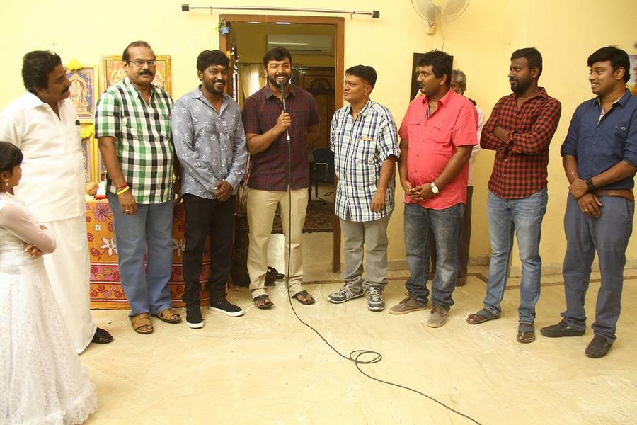 Onaaiygal Jaakirathai Movie Launch Stills