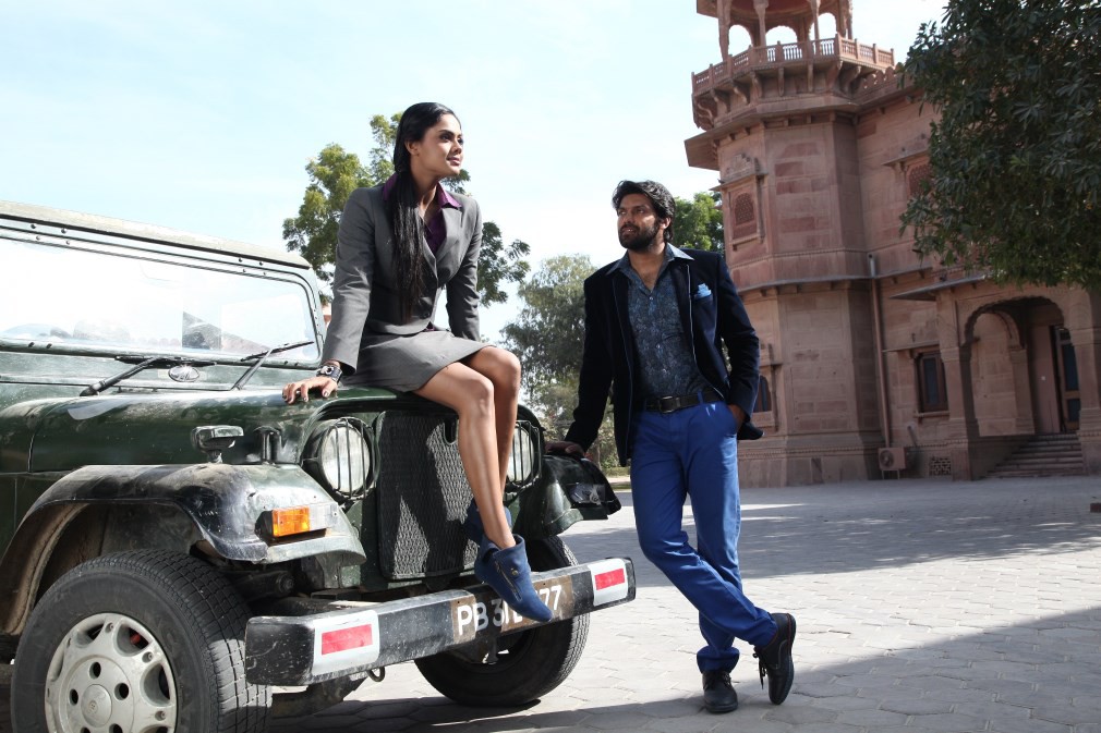 Purampokku Tamil Movie Stills | Arya, Karthika Nair