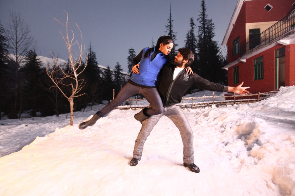 Purampokku Tamil Movie Stills | Arya, Karthika Nair