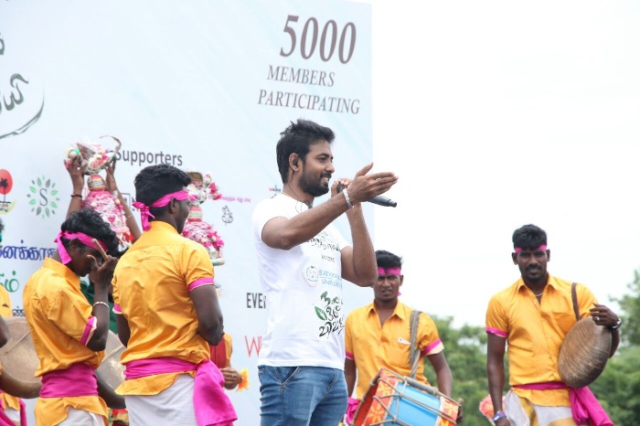 Actor Aari sets a new Guinness world record