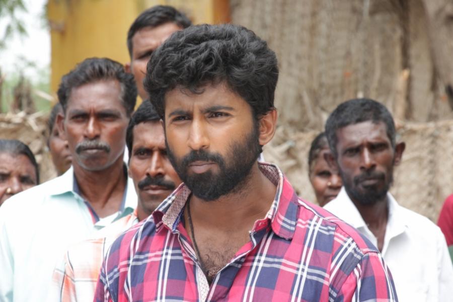 Nadodi Kanavu heroine surprises every one in the set