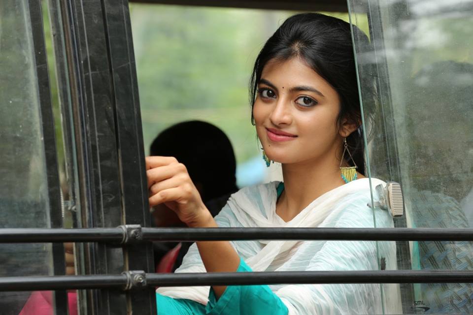 Mannar Vagaiyara movie latest stills.