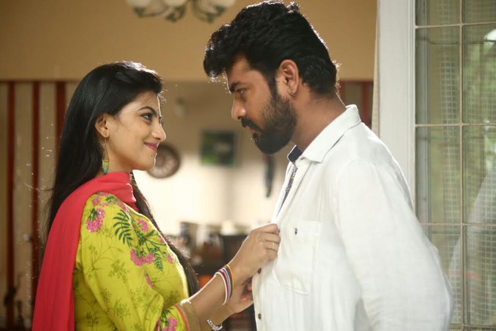 Mannar Vagaiyara movie latest stills.