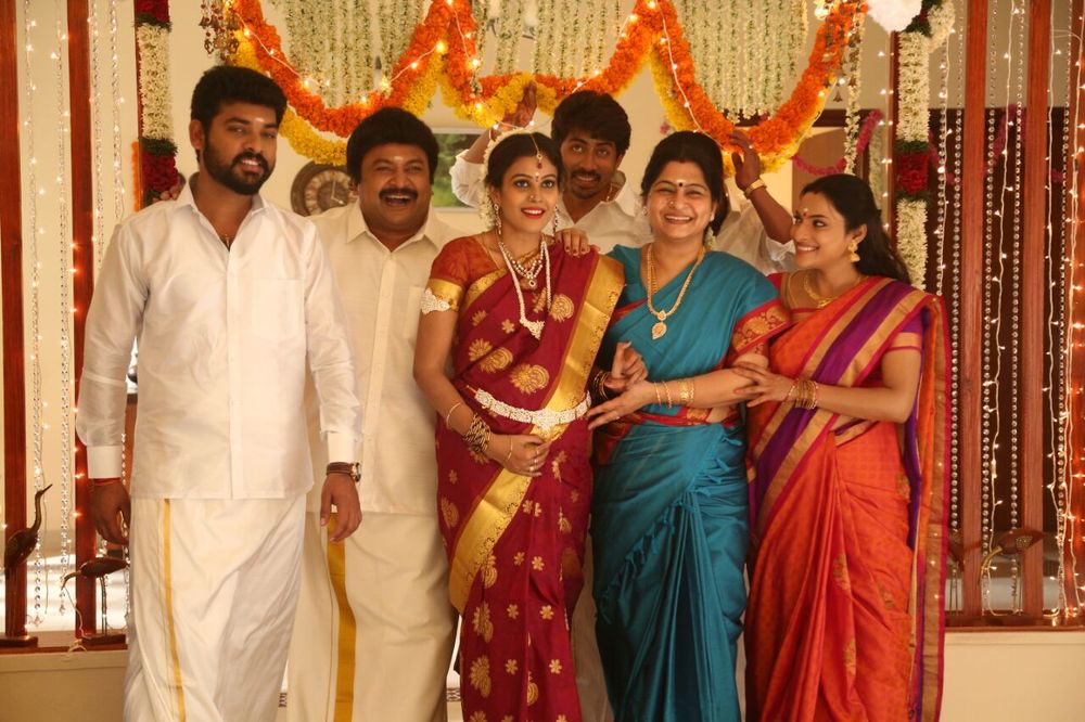 Mannar Vagaiyara movie latest stills.