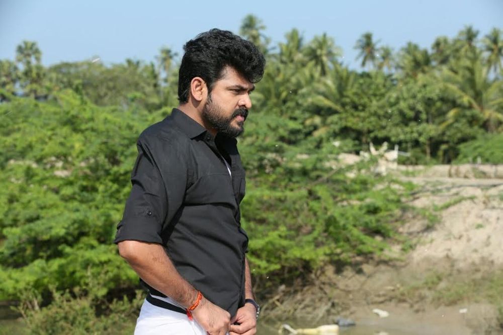 Mannar Vagaiyara movie latest stills.