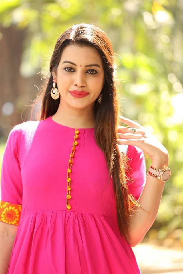 Actress Diksha Panth new photos.