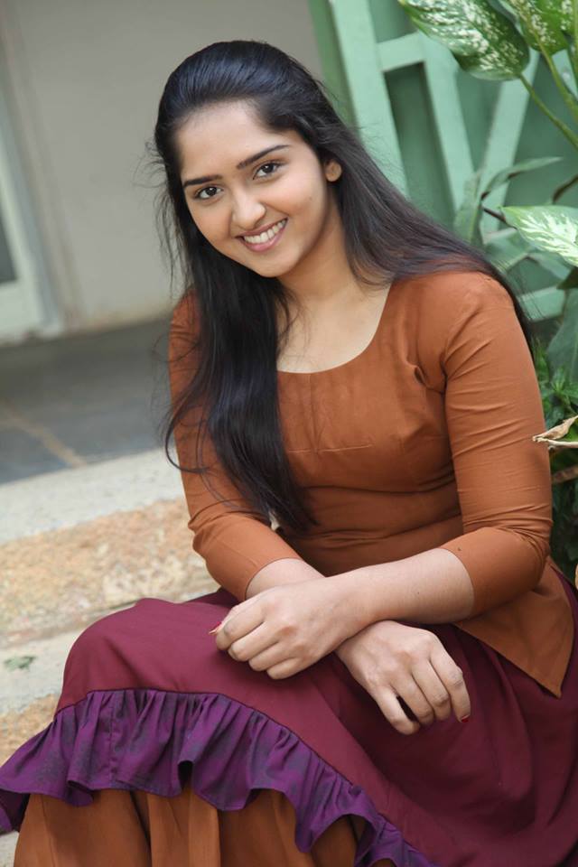 Actress Sanusha latest stills.