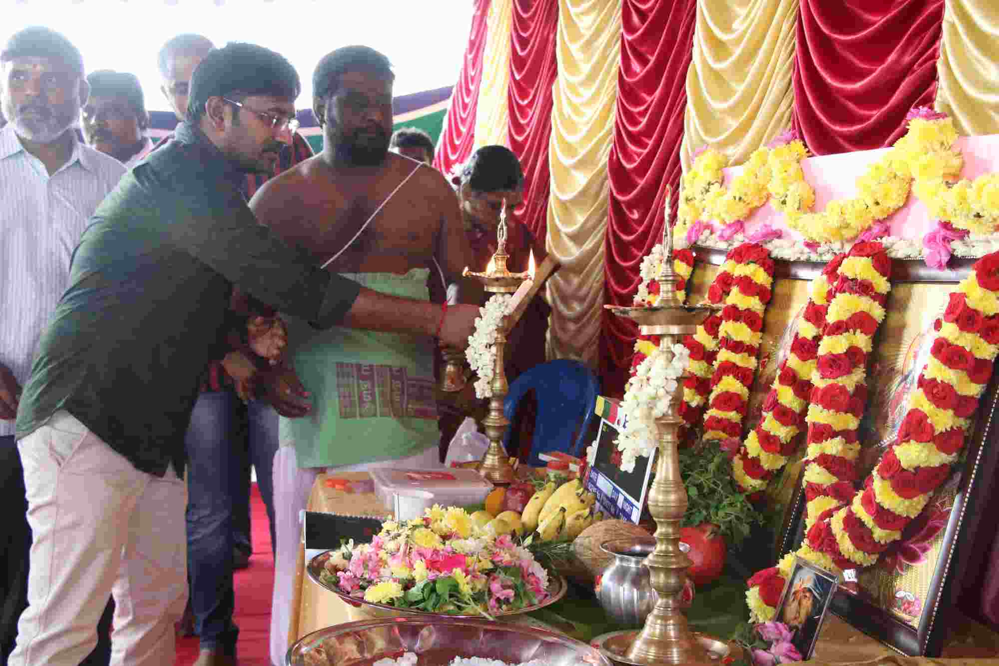 Katteri Movie Pooja Stills