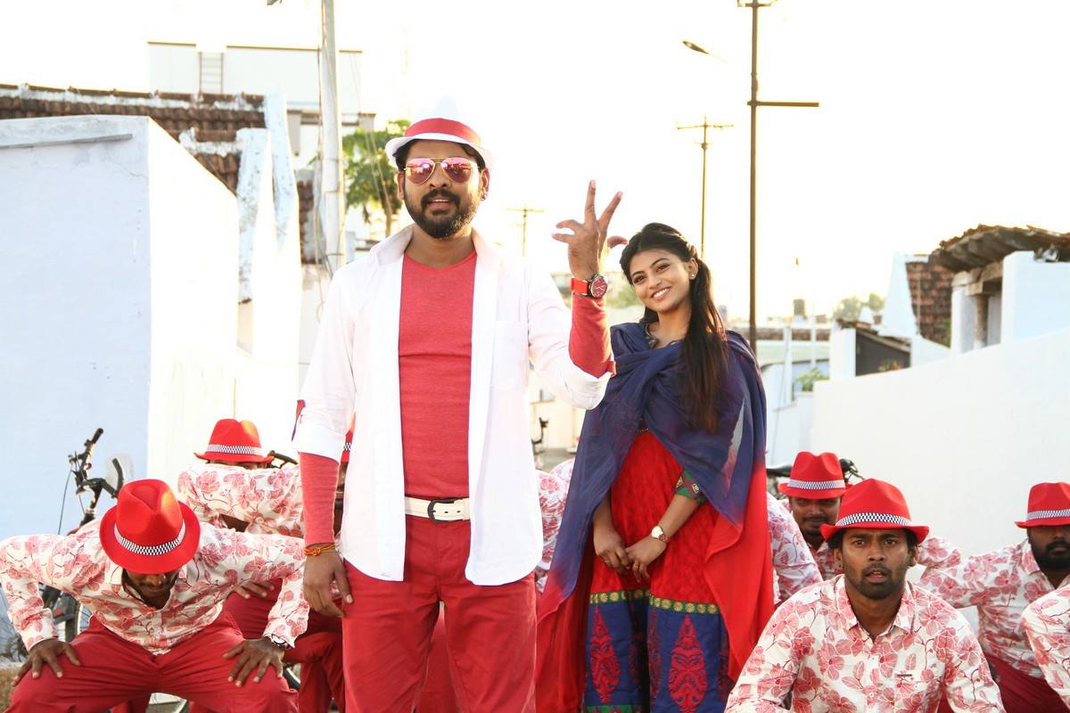 Mannar Vagaiyara movie latest stills.